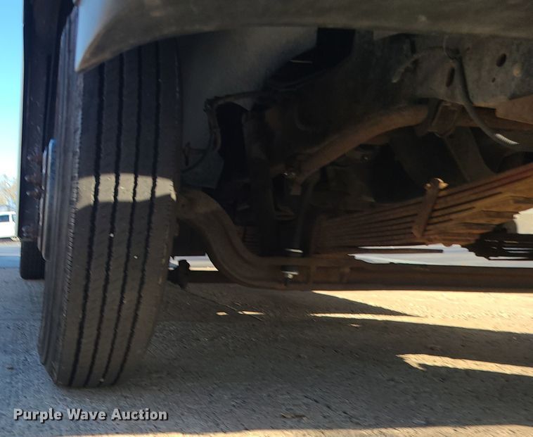 image for item LJ9379 2003 Workhorse P Series  delivery truck