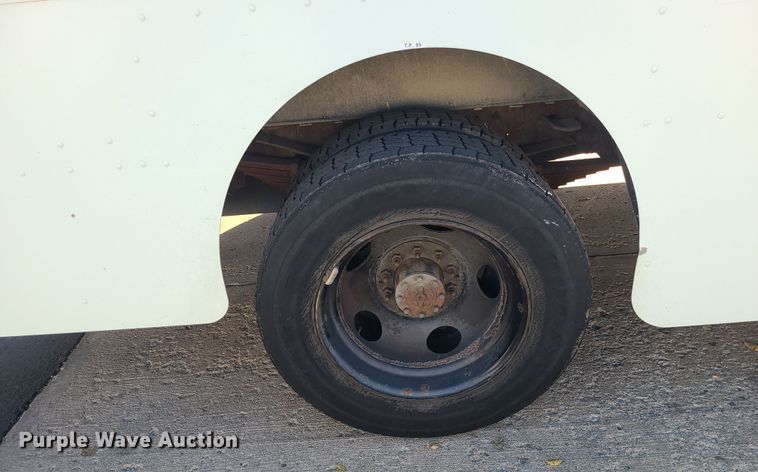 image for item LJ9379 2003 Workhorse P Series  delivery truck