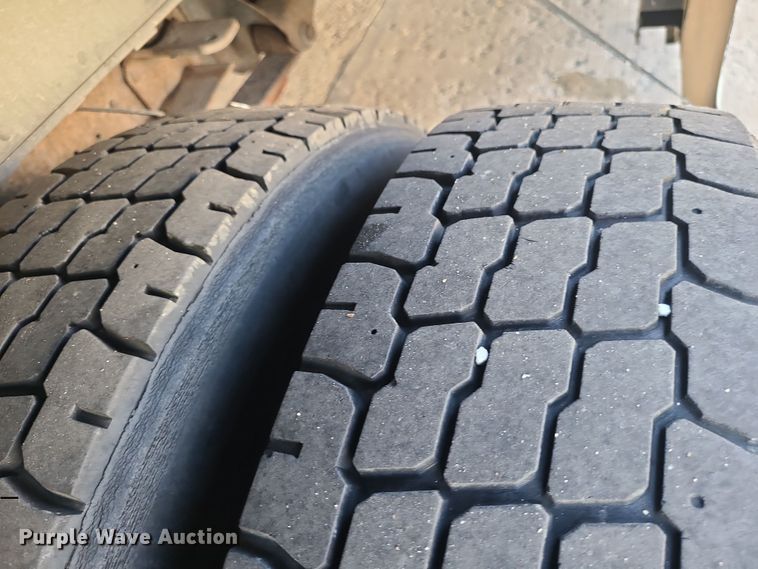 image for item LJ9379 2003 Workhorse P Series  delivery truck