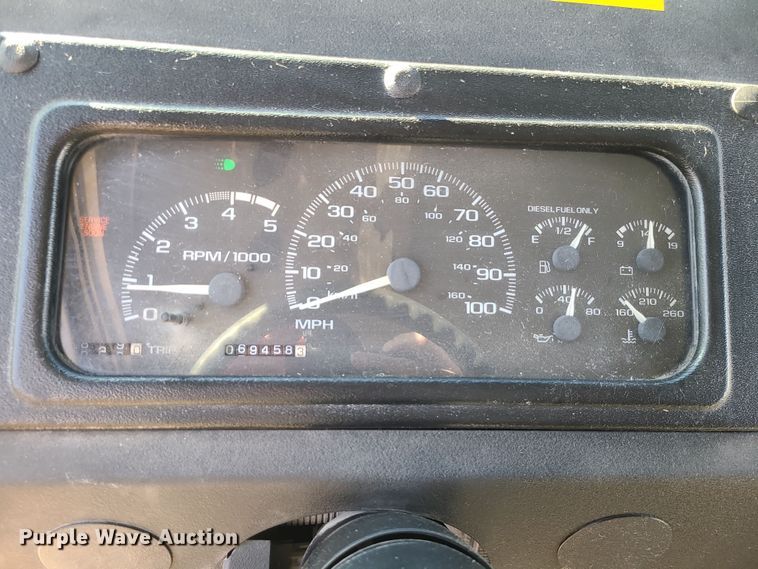 image for item LJ9380 2003 Workhorse P Series  delivery truck