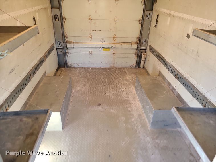 image for item LJ9380 2003 Workhorse P Series  delivery truck