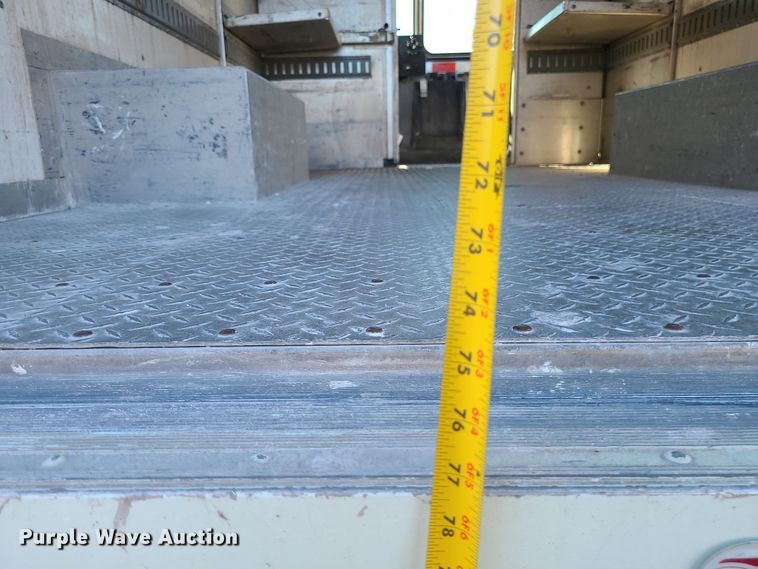 image for item LJ9380 2003 Workhorse P Series  delivery truck