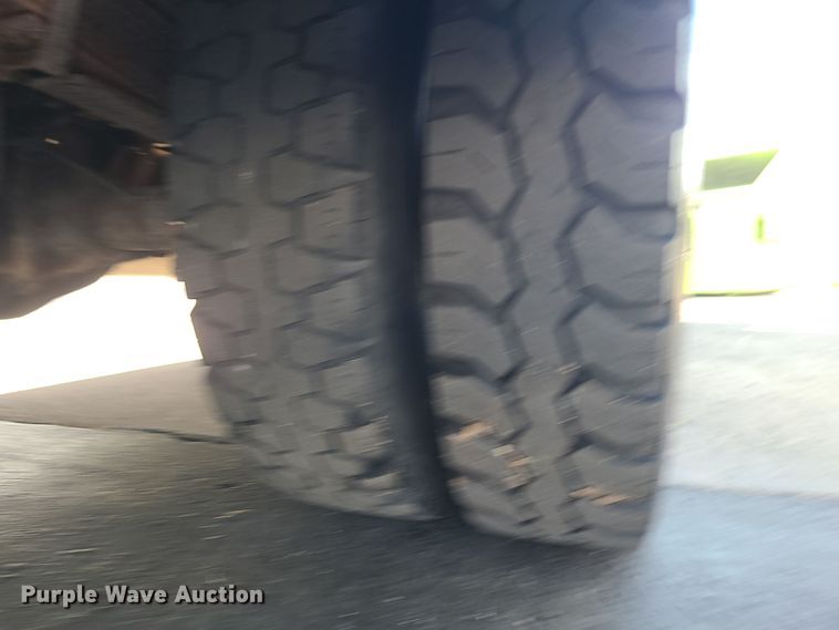 image for item LJ9380 2003 Workhorse P Series  delivery truck