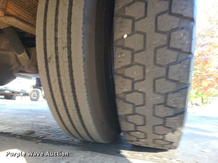 image for item LJ9380 2003 Workhorse P Series  delivery truck