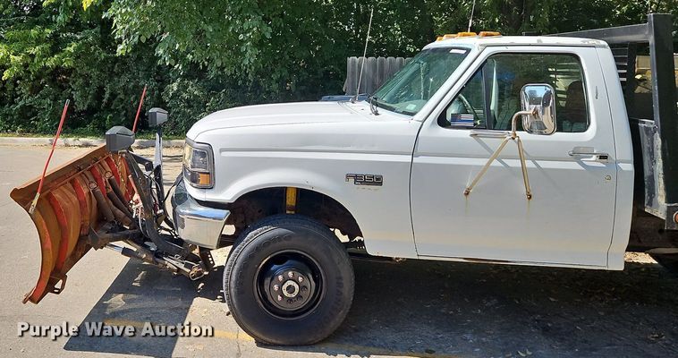 image for item LM9156 1995 Ford F350  flatbed pickup truck
