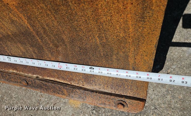 image for item LM9156 1995 Ford F350  flatbed pickup truck