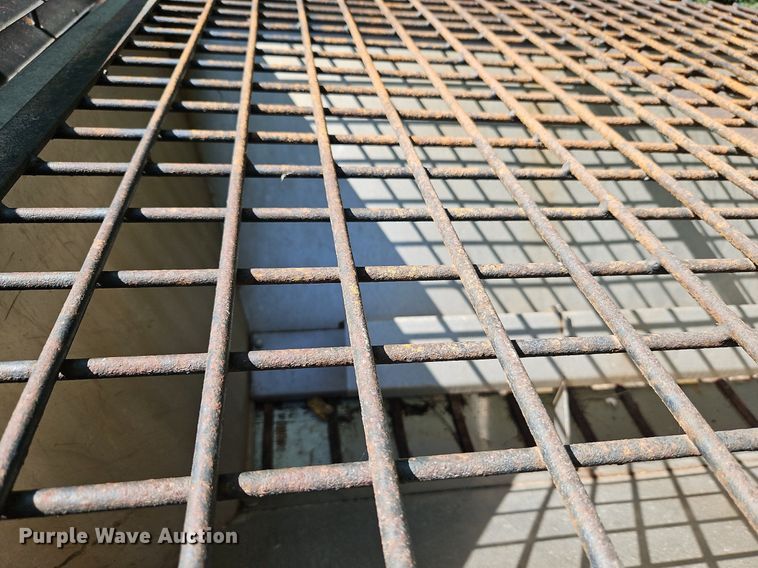 image for item LM9156 1995 Ford F350  flatbed pickup truck