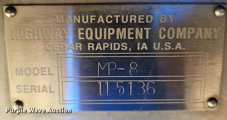 image for item LM9156 1995 Ford F350  flatbed pickup truck