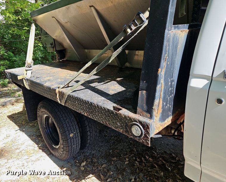image for item LM9156 1995 Ford F350  flatbed pickup truck