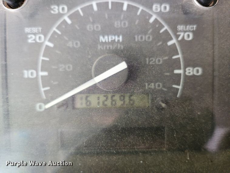 image for item LM9156 1995 Ford F350  flatbed pickup truck