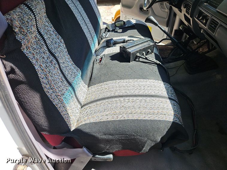 image for item LM9156 1995 Ford F350  flatbed pickup truck