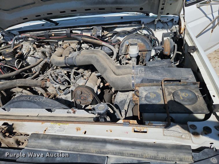 image for item LM9156 1995 Ford F350  flatbed pickup truck