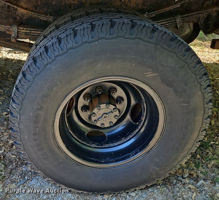 image for item LM9156 1995 Ford F350  flatbed pickup truck