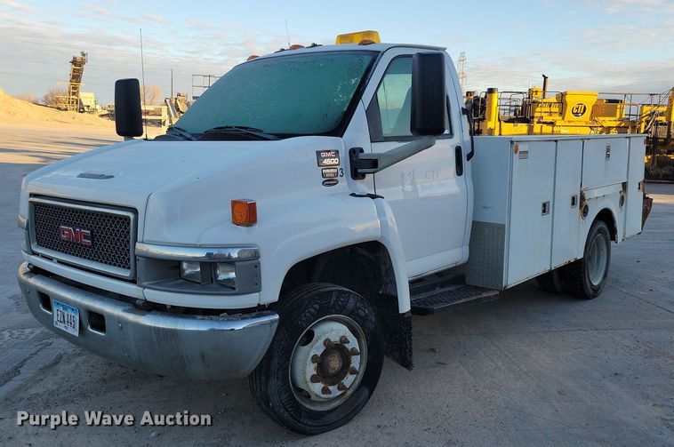 image for item LO9932 2005 GMC C4500  utility / service truck