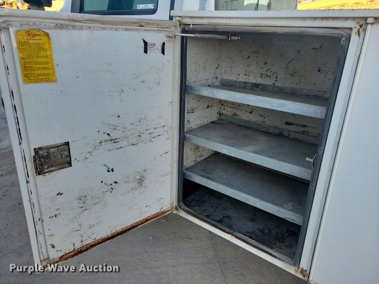 image for item LO9932 2005 GMC C4500  utility / service truck