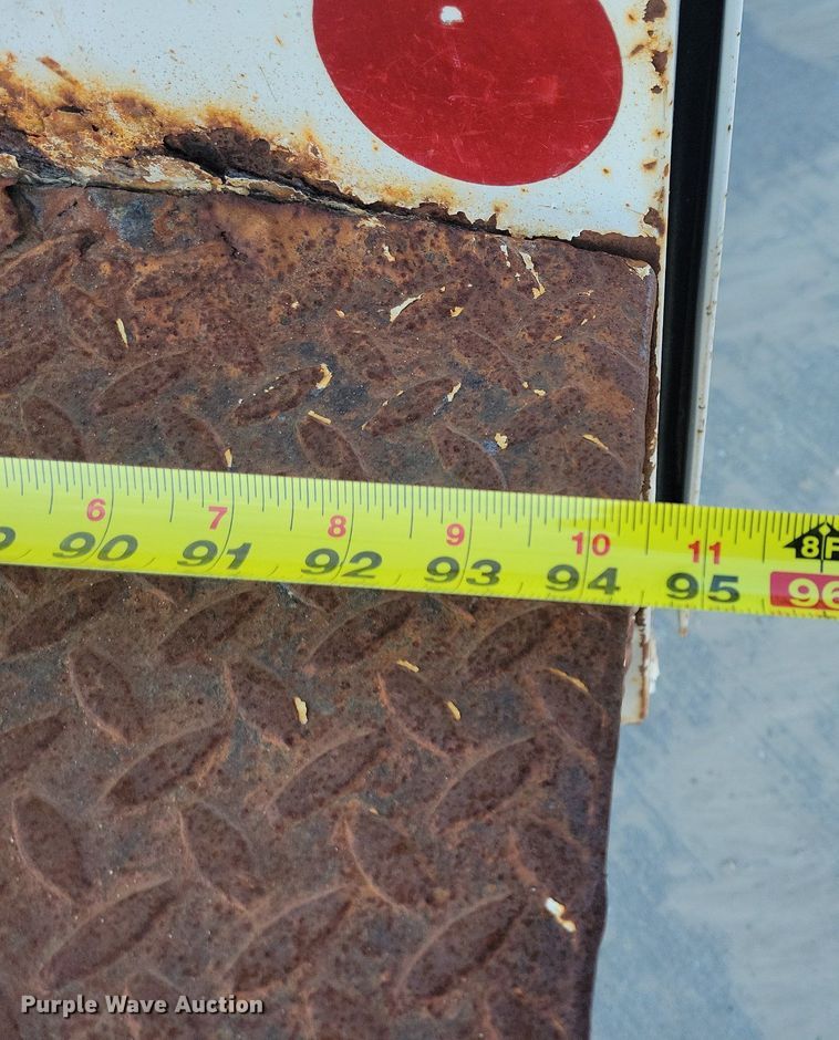 image for item LO9932 2005 GMC C4500  utility / service truck