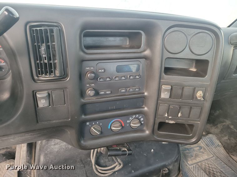 image for item LO9932 2005 GMC C4500  utility / service truck