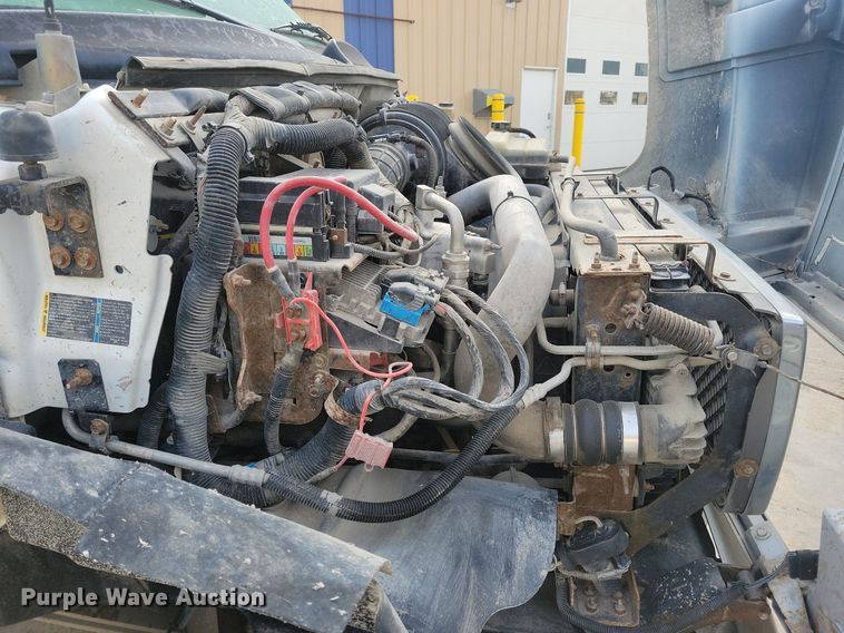 image for item LO9932 2005 GMC C4500  utility / service truck