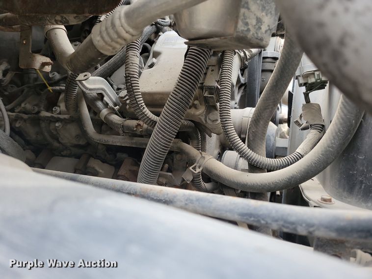 image for item LO9932 2005 GMC C4500  utility / service truck