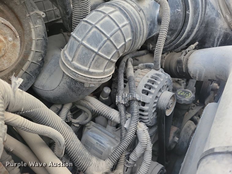 image for item LO9932 2005 GMC C4500  utility / service truck