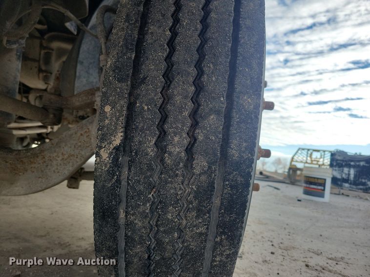 image for item LO9932 2005 GMC C4500  utility / service truck