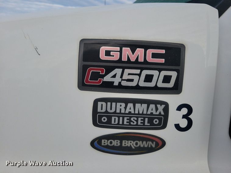 image for item LO9932 2005 GMC C4500  utility / service truck