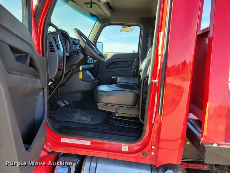 image for item LO9967 2023 Kenworth T280  rollback truck