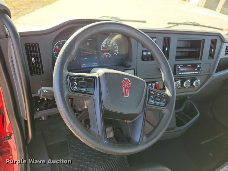 image for item LO9967 2023 Kenworth T280  rollback truck