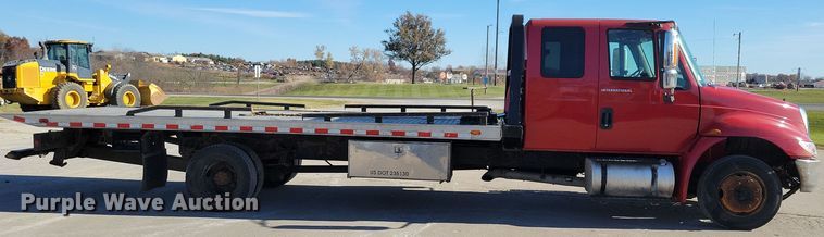 image for item LO9968 2004 International 4300  rollback truck