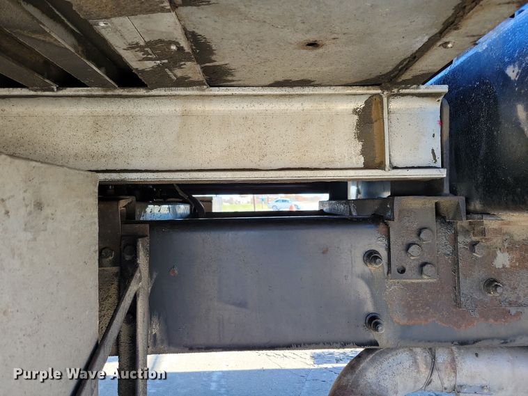 image for item LO9968 2004 International 4300  rollback truck