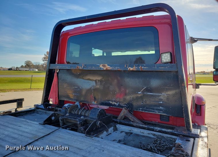 image for item LO9968 2004 International 4300  rollback truck