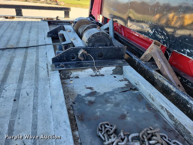 image for item LO9968 2004 International 4300  rollback truck