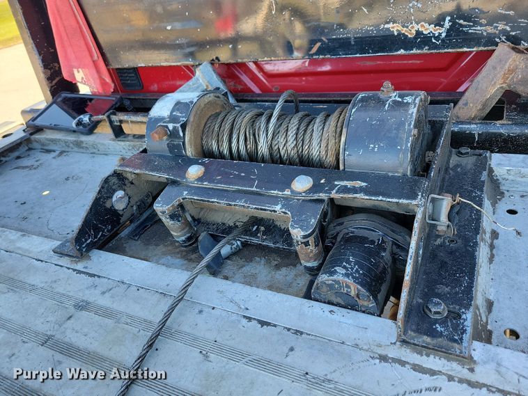 image for item LO9968 2004 International 4300  rollback truck