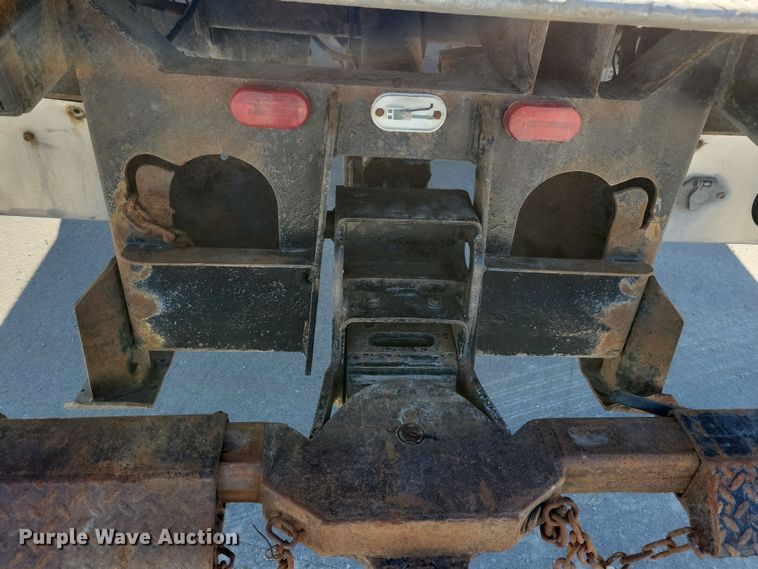 image for item LO9968 2004 International 4300  rollback truck