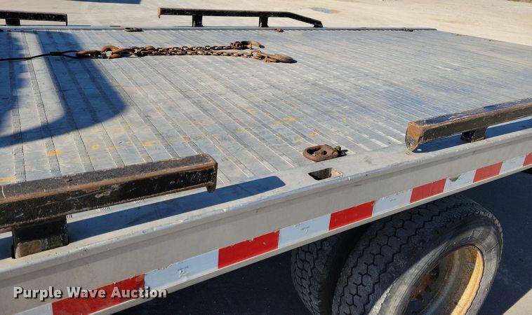 image for item LO9968 2004 International 4300  rollback truck