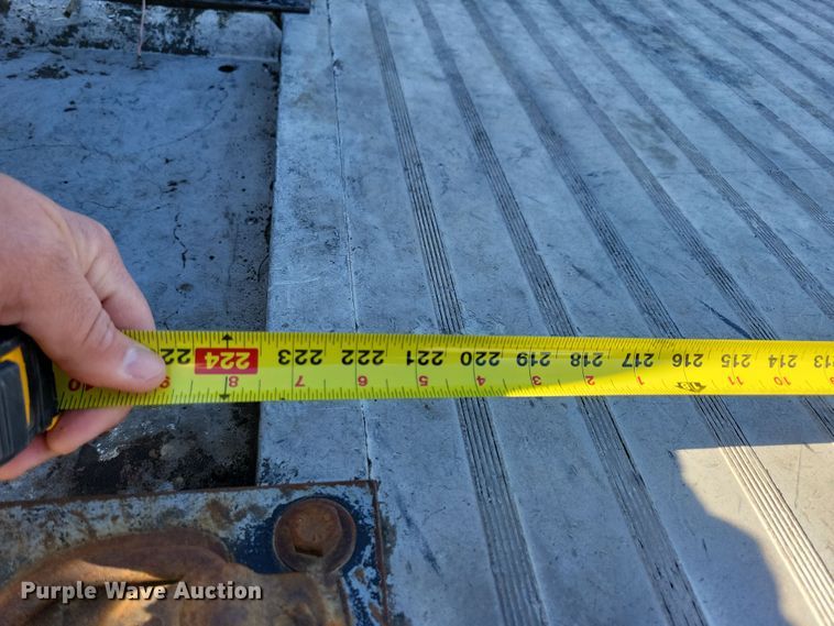 image for item LO9968 2004 International 4300  rollback truck