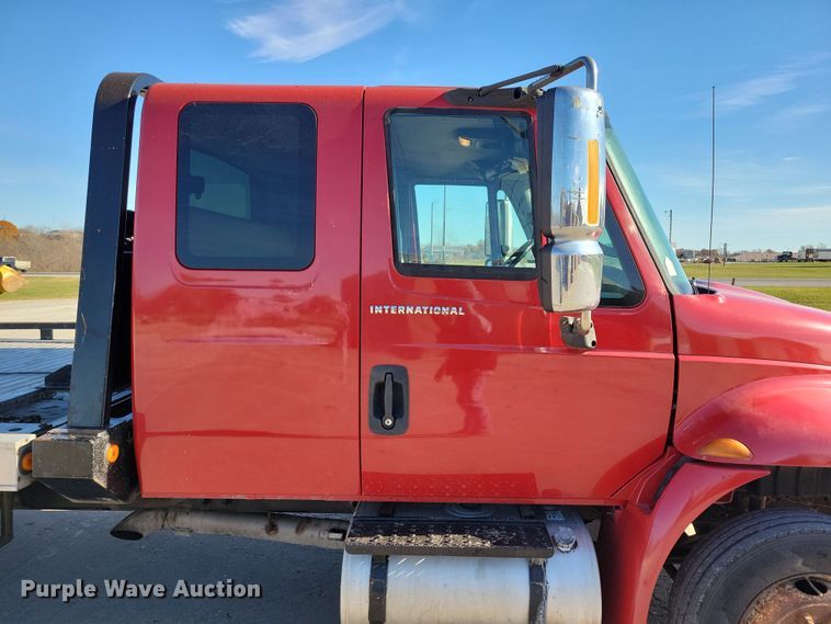 image for item LO9968 2004 International 4300  rollback truck