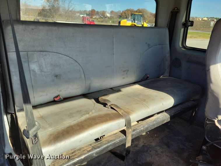 image for item LO9968 2004 International 4300  rollback truck