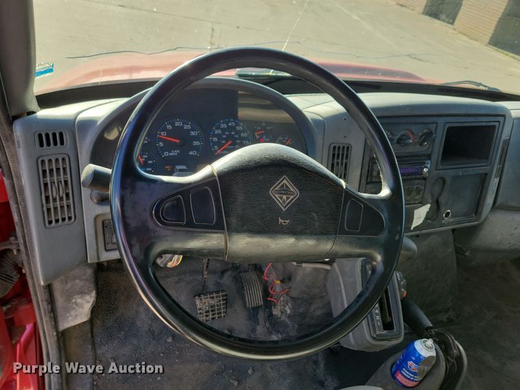 image for item LO9968 2004 International 4300  rollback truck