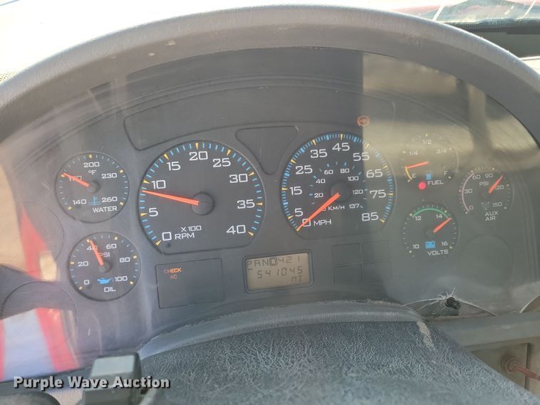 image for item LO9968 2004 International 4300  rollback truck