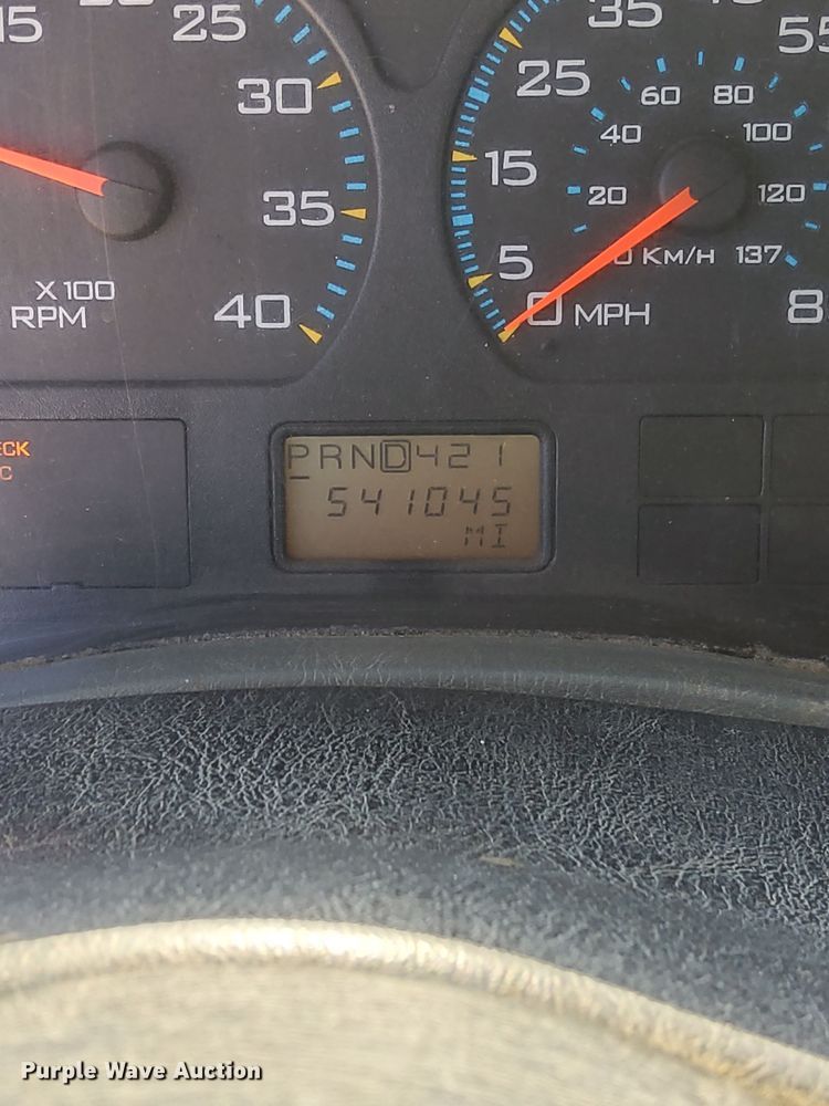 image for item LO9968 2004 International 4300  rollback truck