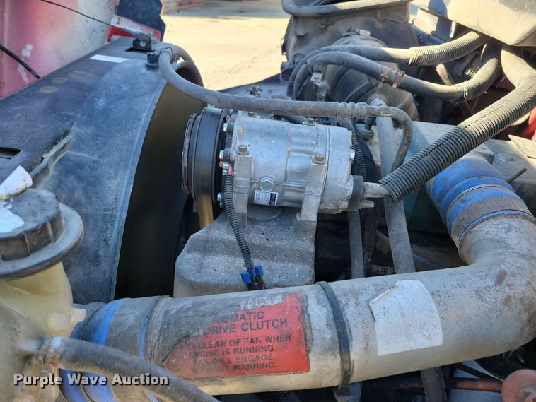 image for item LO9968 2004 International 4300  rollback truck