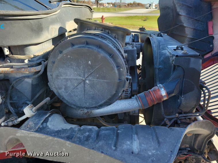 image for item LO9968 2004 International 4300  rollback truck