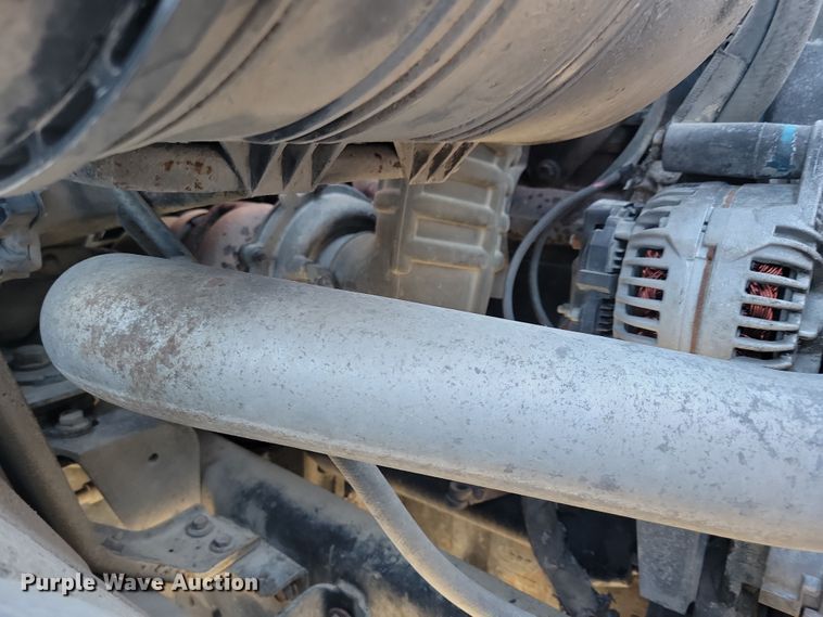 image for item LO9968 2004 International 4300  rollback truck