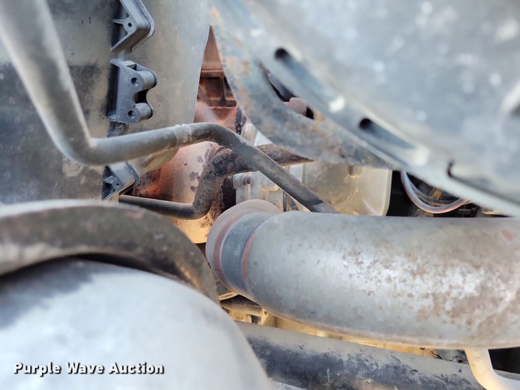 image for item LO9968 2004 International 4300  rollback truck