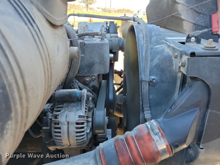 image for item LO9968 2004 International 4300  rollback truck