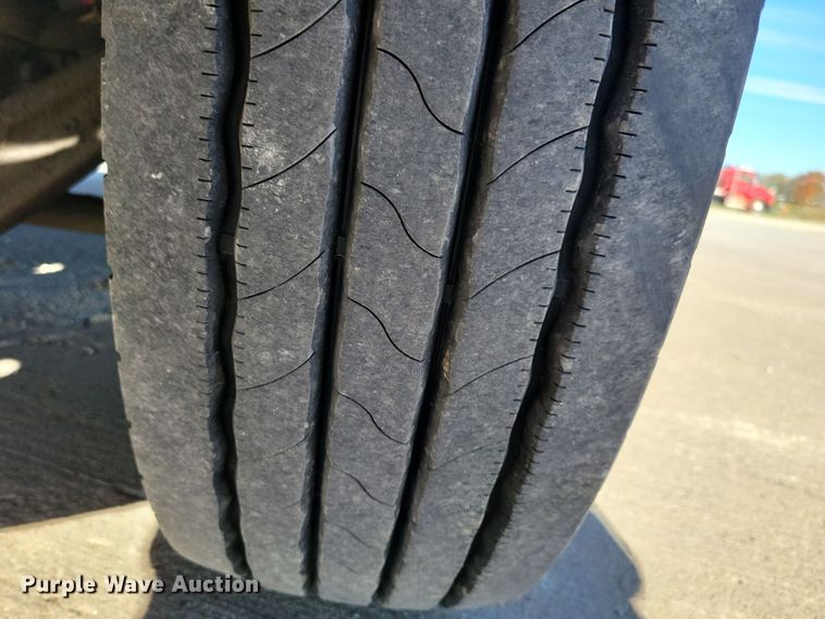 image for item LO9968 2004 International 4300  rollback truck