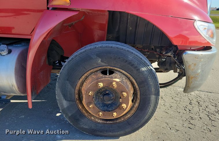 image for item LO9968 2004 International 4300  rollback truck