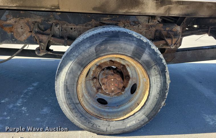 image for item LO9968 2004 International 4300  rollback truck