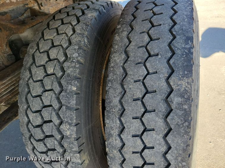 image for item LO9968 2004 International 4300  rollback truck